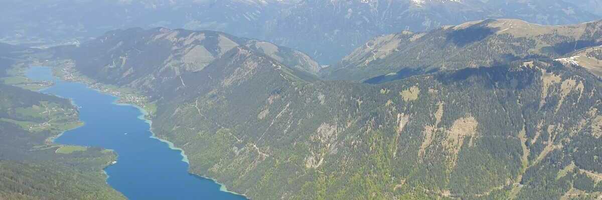 Flugwegposition um 08:46:46: Aufgenommen in der Nähe von Gemeinde Weißensee, Österreich in 2359 Meter